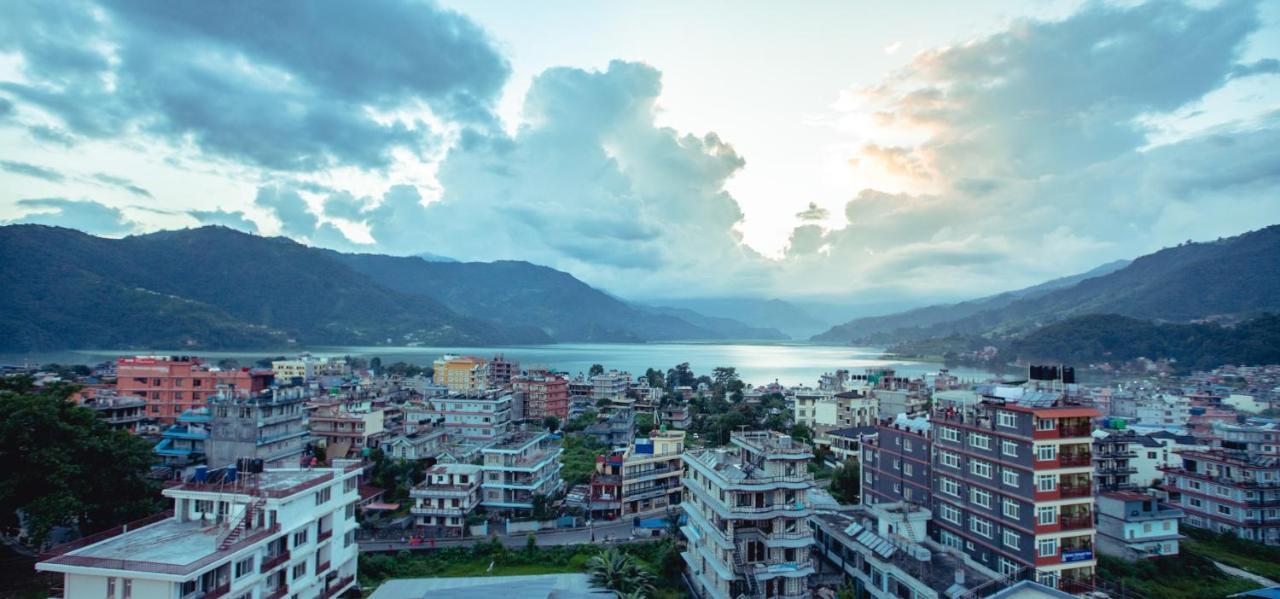 Hotel Visitors Inn , Pokhara Eksteriør billede
