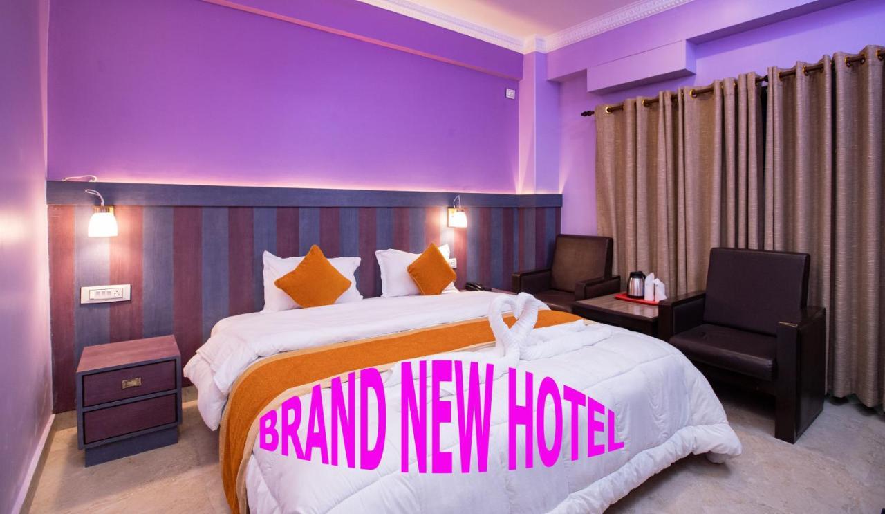 Hotel Visitors Inn , Pokhara Eksteriør billede